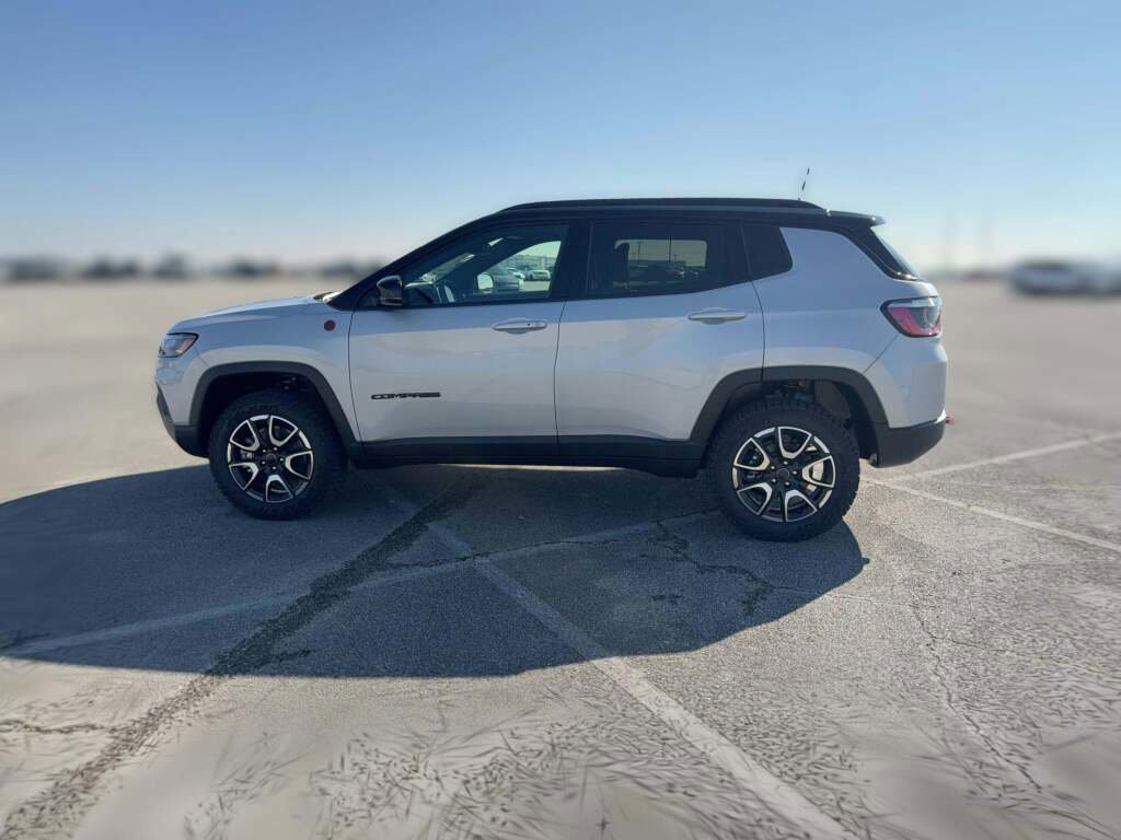 New 2026 Jeep Compass Trailhawk image 6