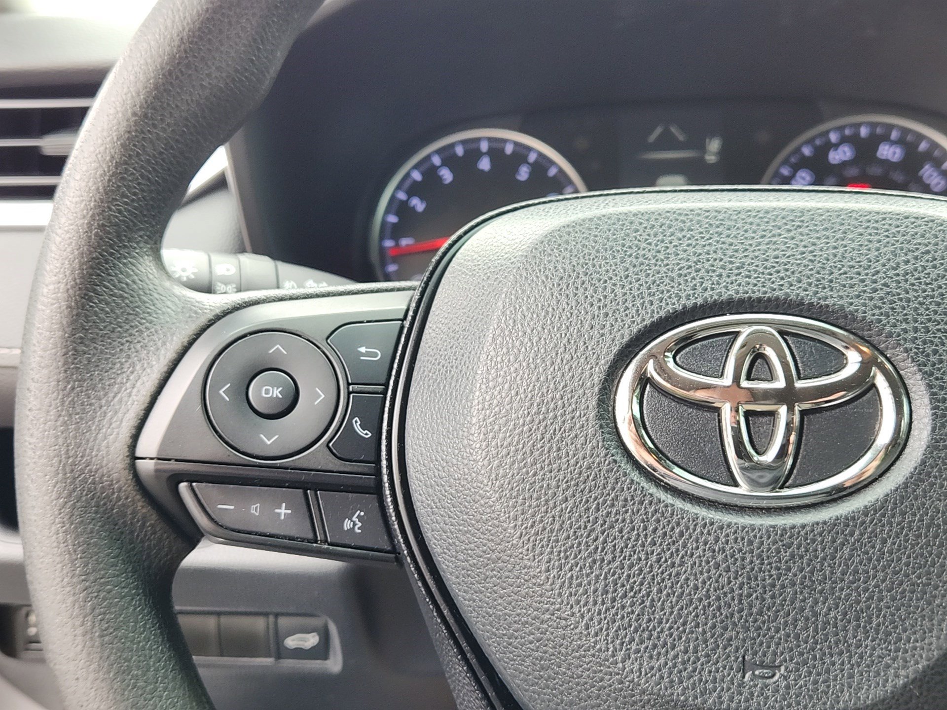 Used 2019 Toyota RAV4 XLE w/ Convenience Package AWD/4WD image 19