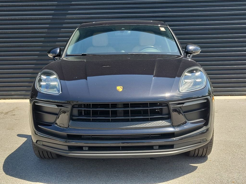Certified 2022 Porsche Macan image 10