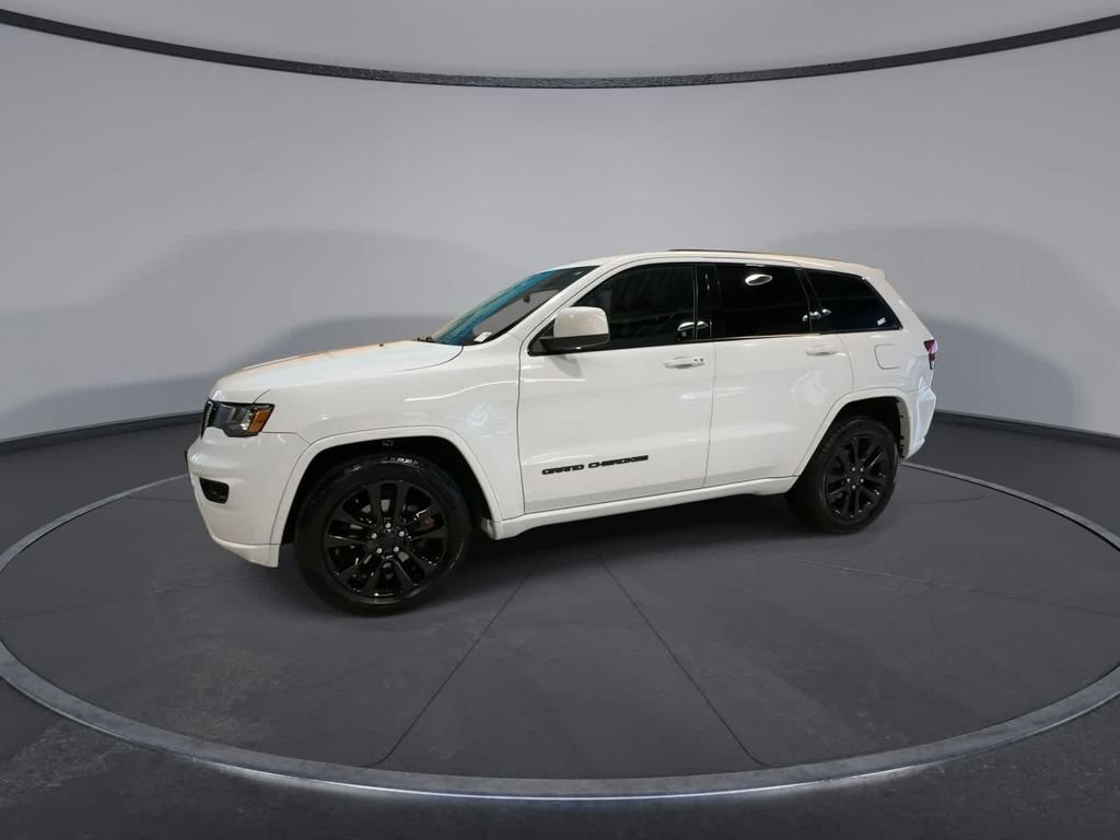 Used 2019 Jeep Grand Cherokee Altitude AWD/4WD image 8