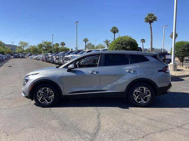 Used 2025 Kia Sportage LX FWD image 4