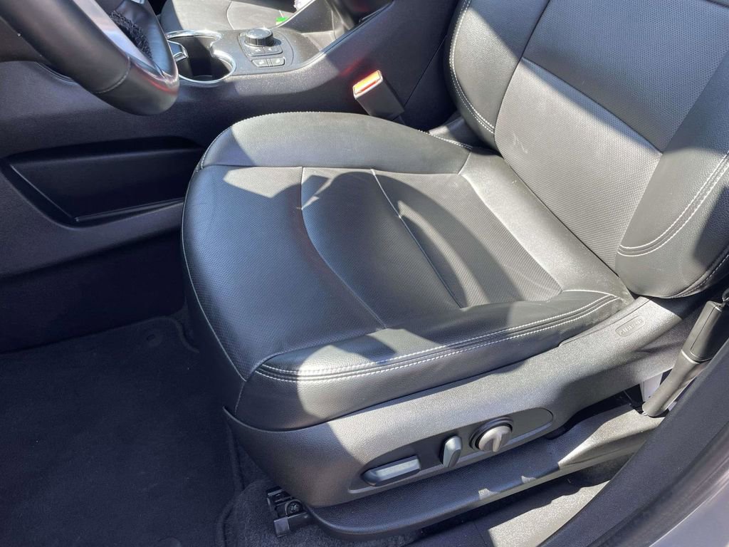 Used 2024 GMC Terrain SLT image 13