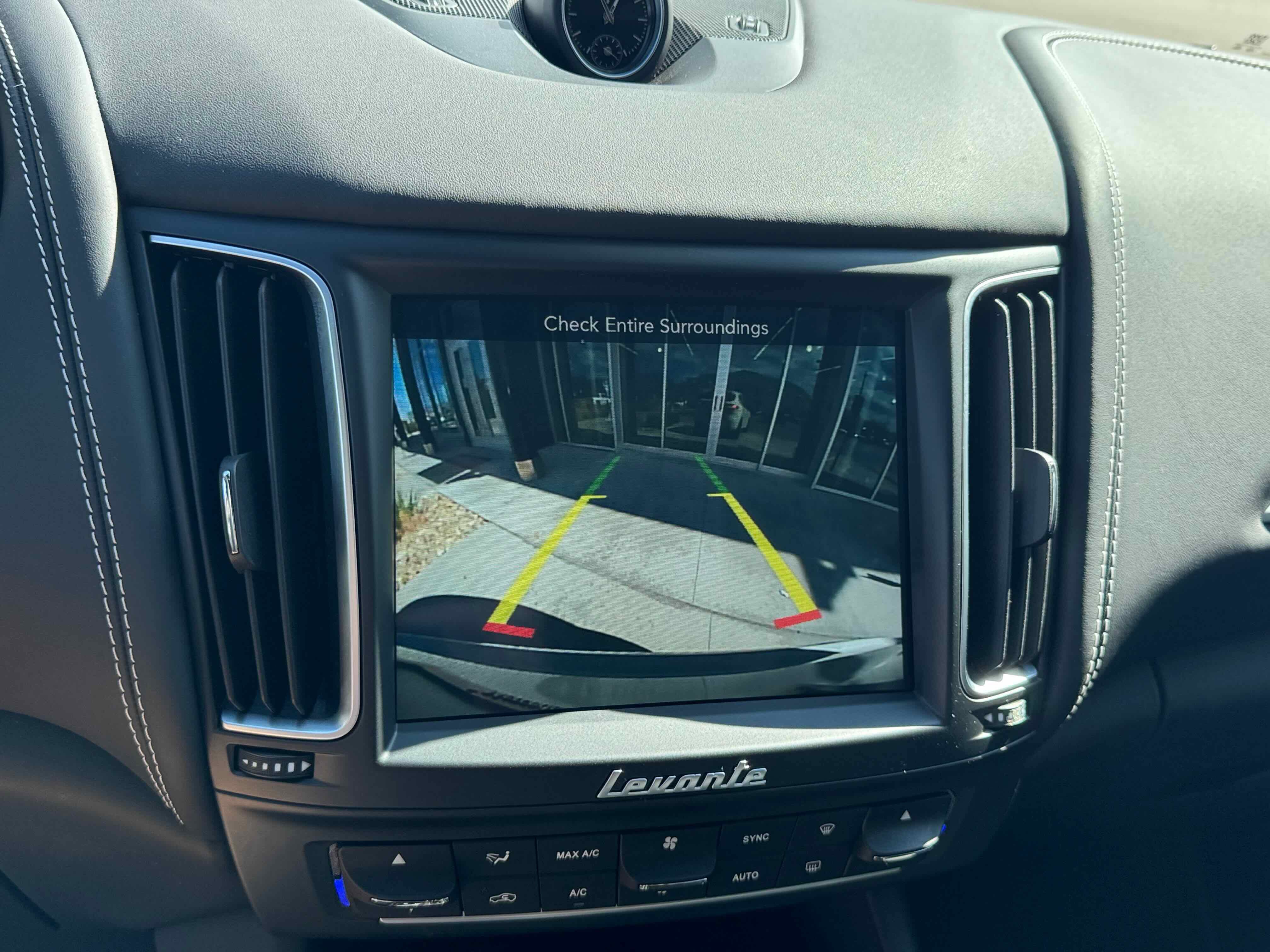 Used 2018 Maserati Levante GranLusso image 21