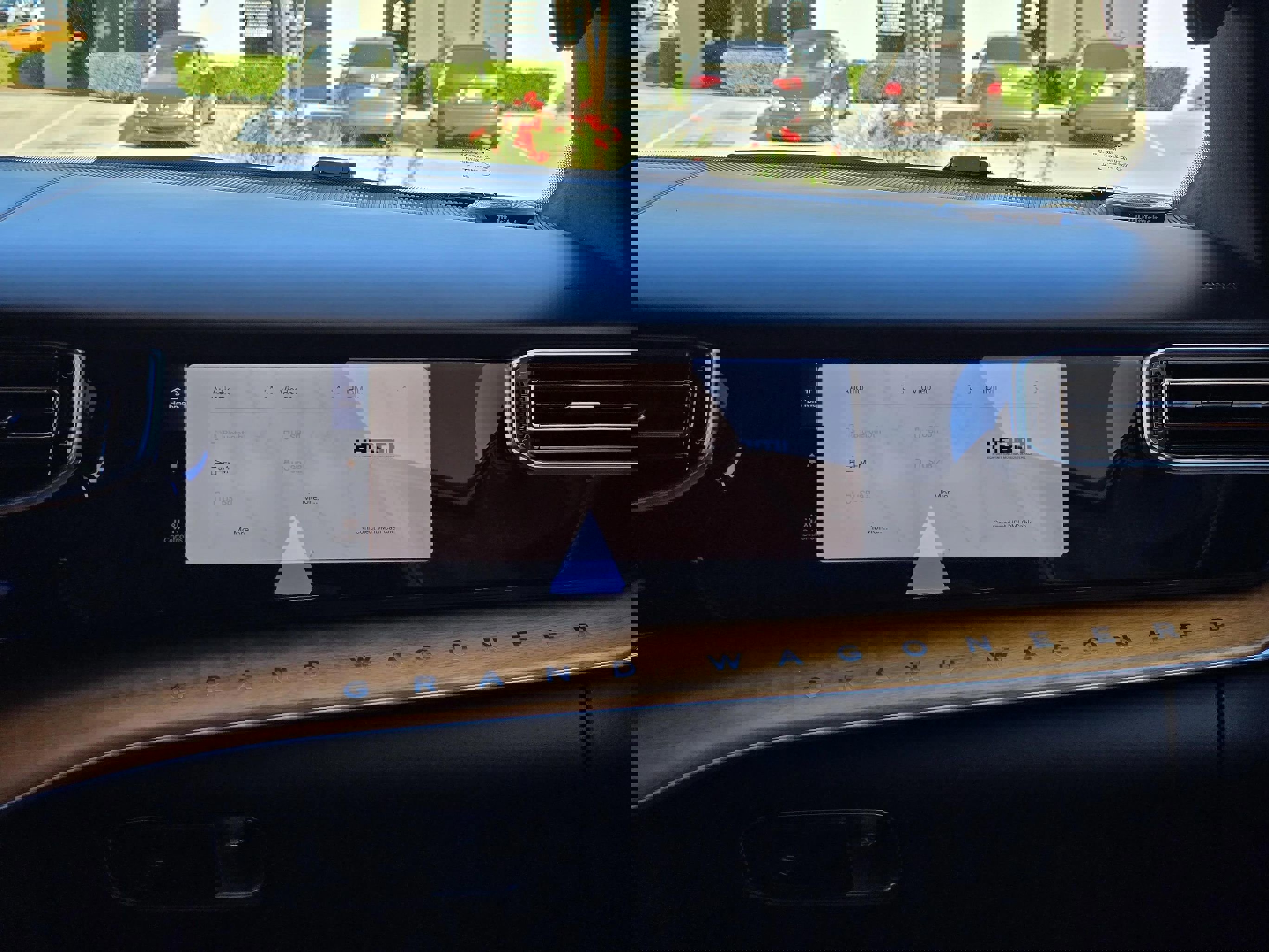 Used 2024 Jeep Grand Wagoneer L Series III image 41