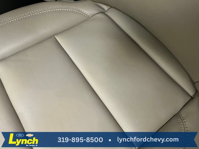 Used 2024 Ford Explorer XLT w/ Equipment Group 202A AWD/4WD image 8