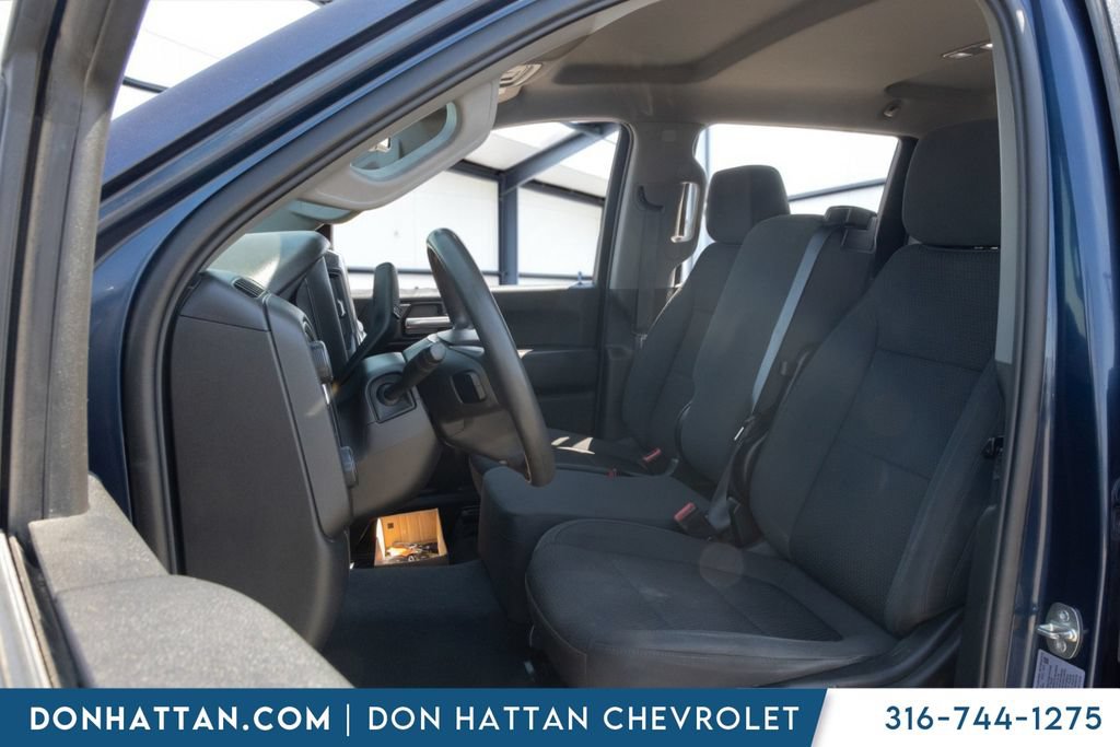 Used 2022 Chevrolet Silverado 2500 Custom w/ Custom Value Package AWD/4WD image 7