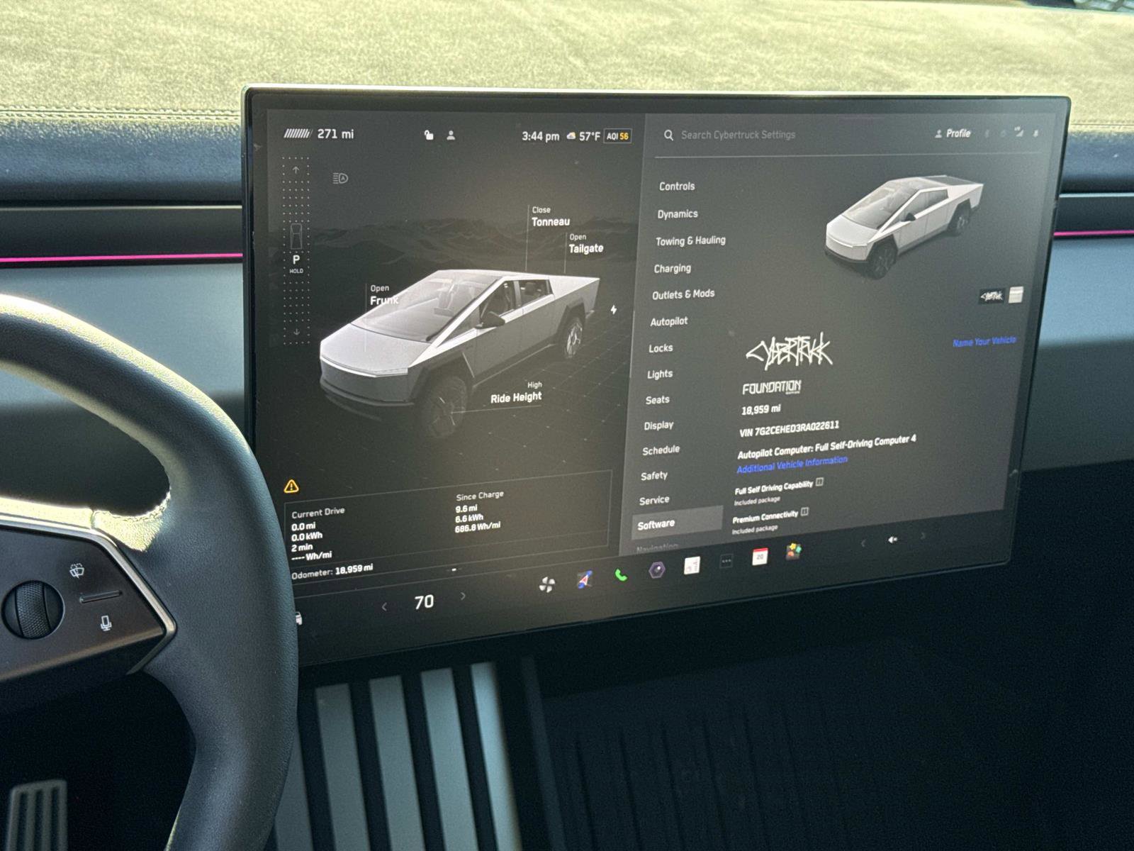 Used 2024 Tesla Cybertruck AWD Crew Cab image 4