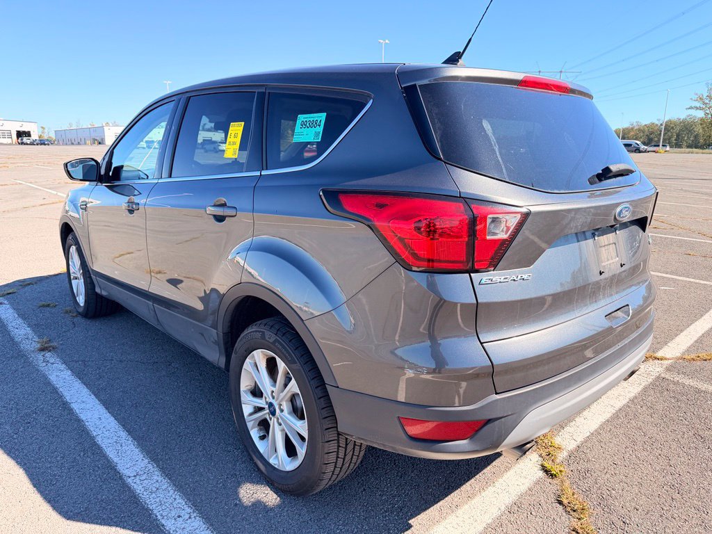 Used 2019 Ford Escape SE AWD/4WD image 2