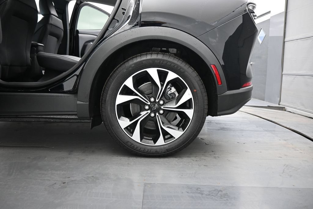 New 2026 Ford Mustang Mach-E Select RWD image 20