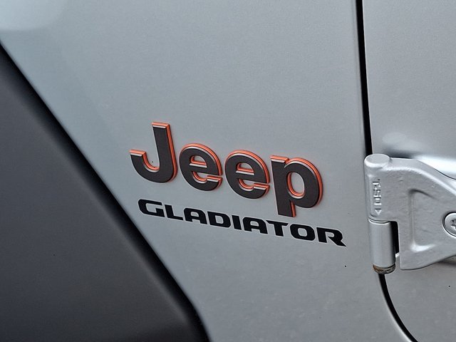 Used 2022 Jeep Gladiator Mojave w/ Cold Weather Group AWD/4WD image 35