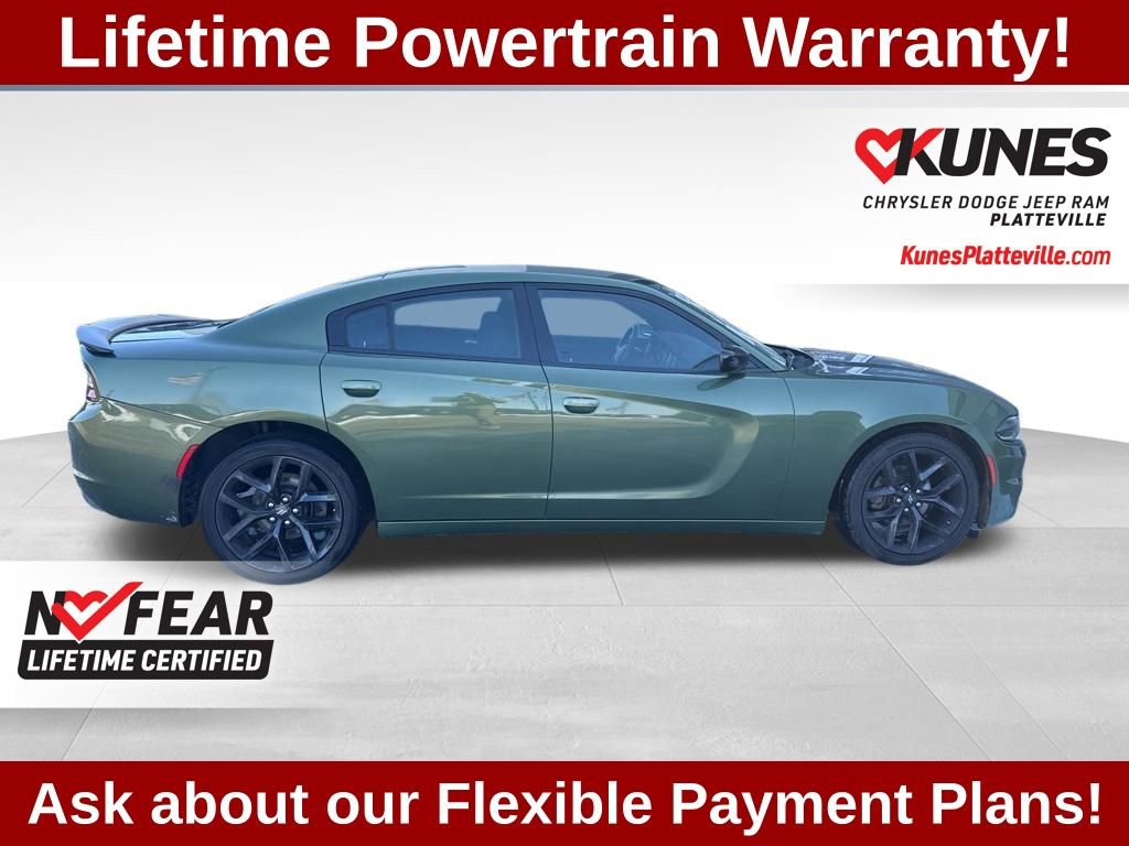 Used 2022 Dodge Charger SXT w/ Blacktop Package RWD image 5