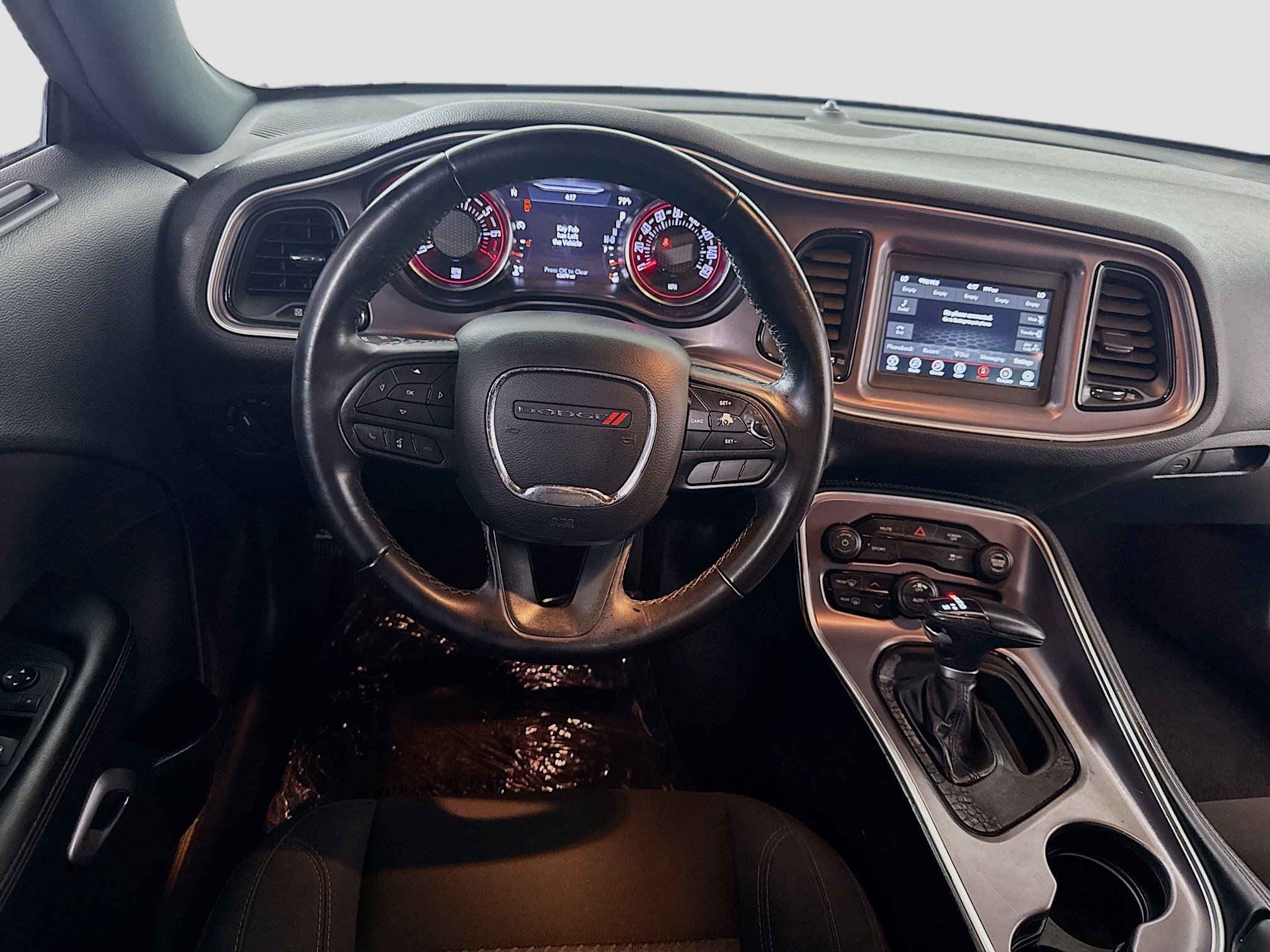 Used 2022 Dodge Challenger SXT image 17