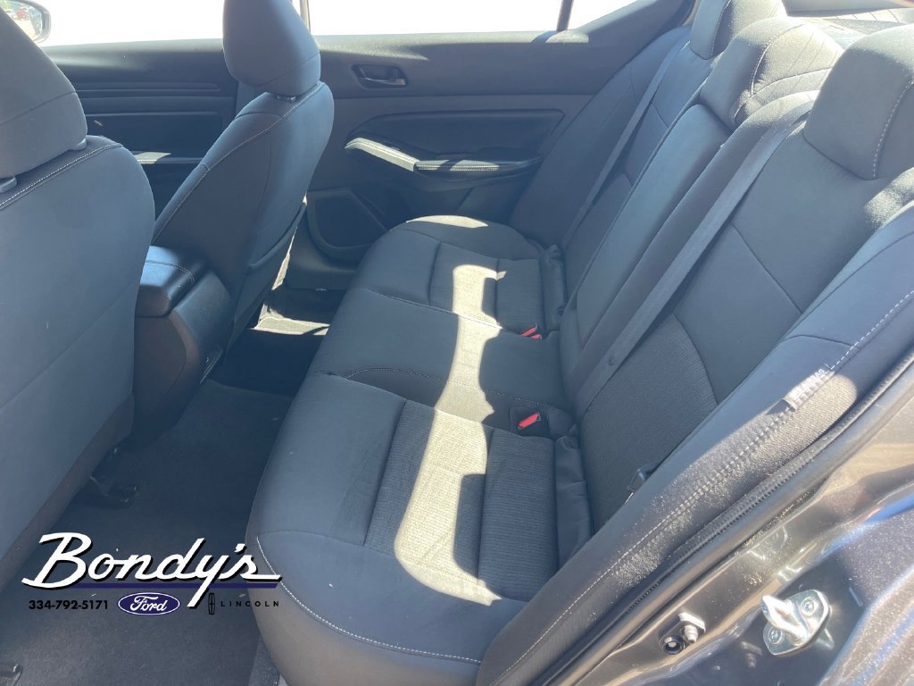 Used 2025 Nissan Altima 2.5 SV FWD image 11