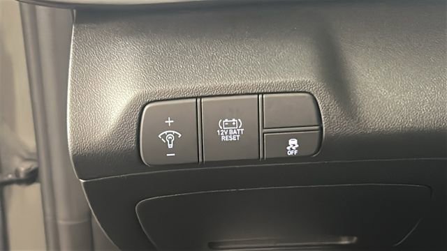 Used 2025 Hyundai Elantra SEL FWD image 20