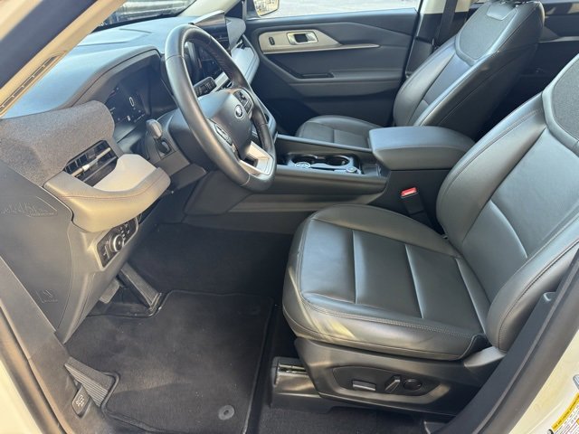 Certified 2025 Ford Explorer Active w/ Active Comfort Package image 5
