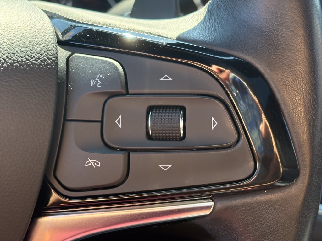Used 2023 Buick Enclave Premium w/ Experience Buick Package FWD image 9