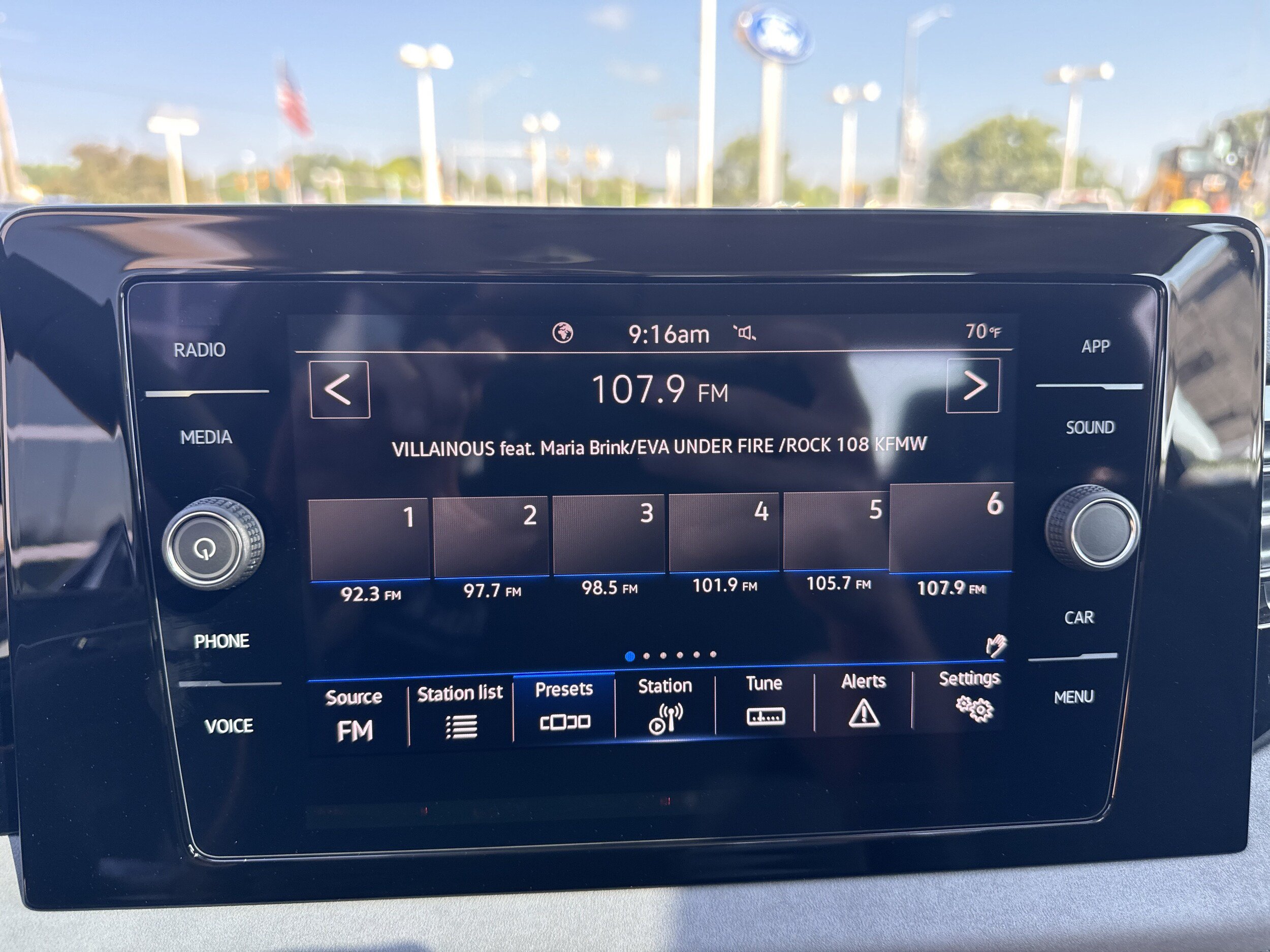 New 2026 Volkswagen Jetta SE FWD image 18