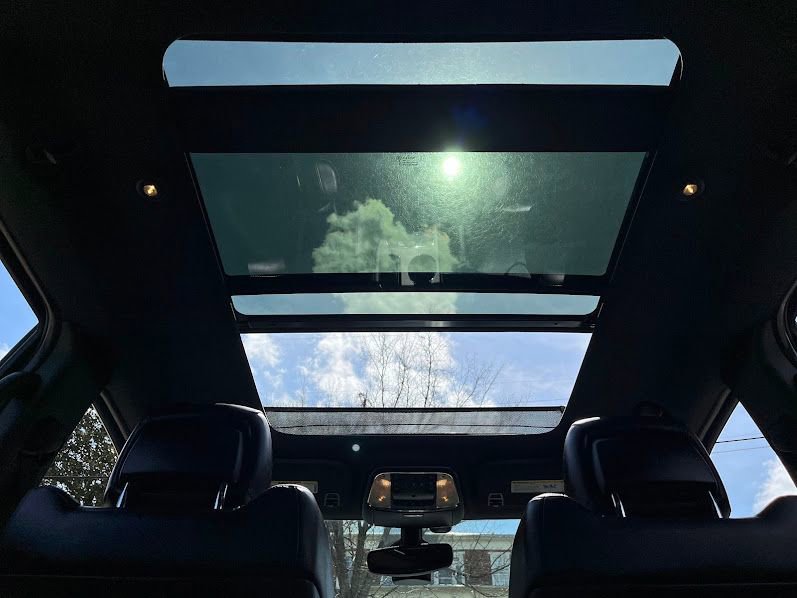 Used 2021 Jeep Grand Cherokee Limited w/ Luxury Group II image 19