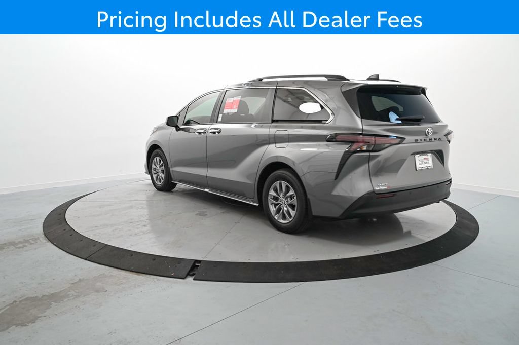 New 2026 Toyota Sienna XLE FWD image 7