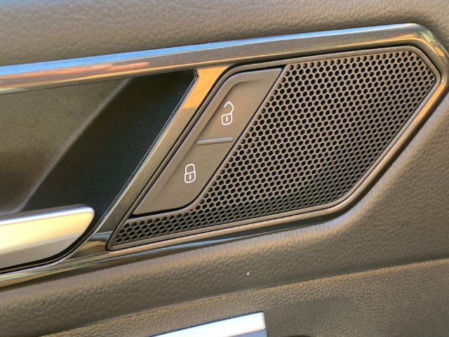 Used 2024 Volkswagen Tiguan SE FWD image 15