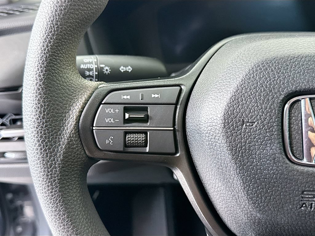 Certified 2025 Honda Accord SE image 11