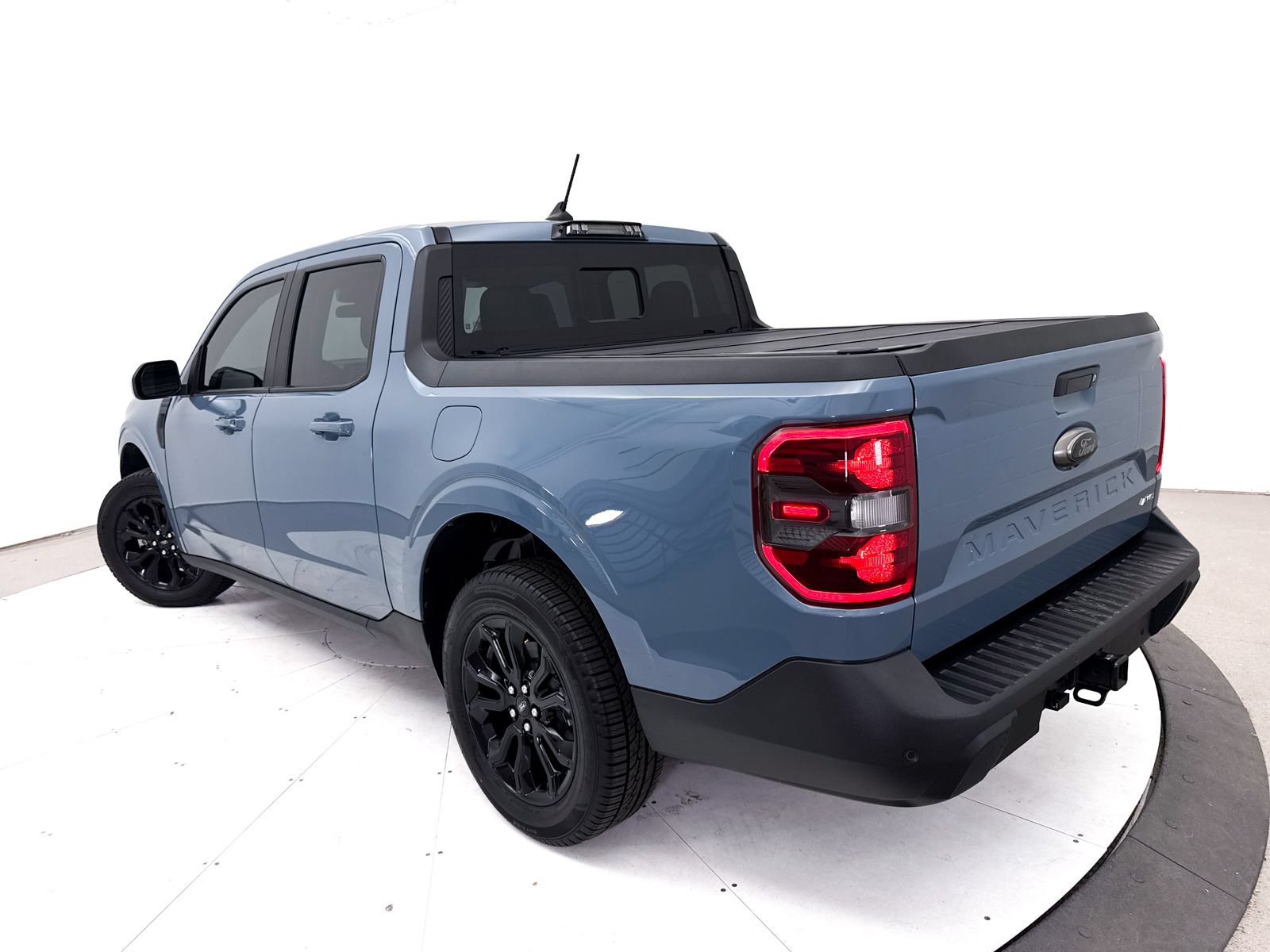 Used 2024 Ford Maverick Lariat w/ Black Appearance Package AWD/4WD image 2