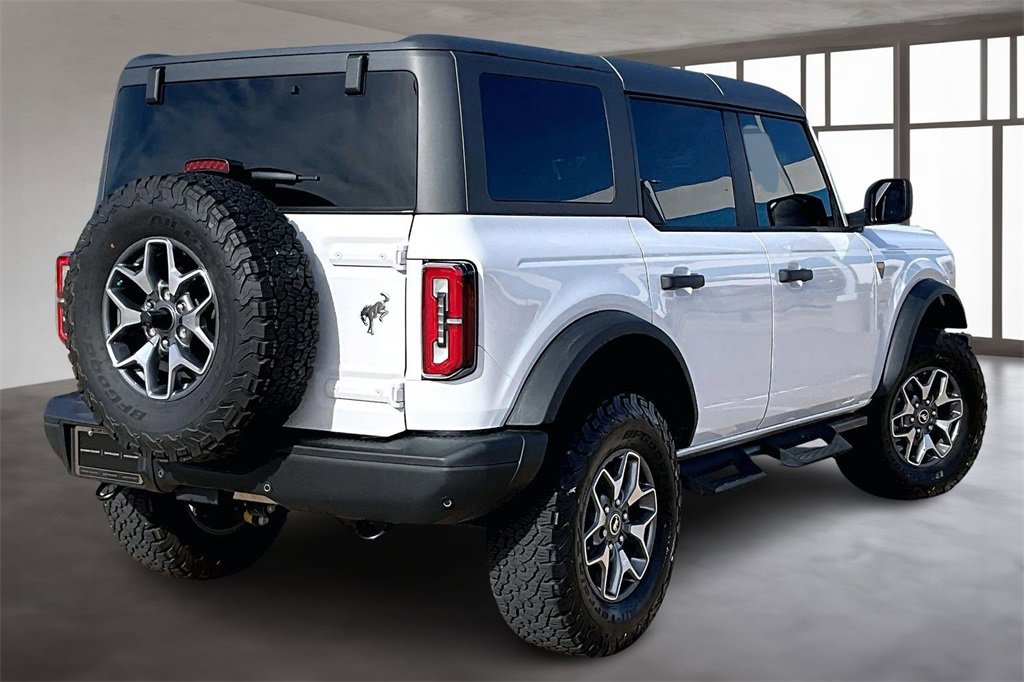Used 2024 Ford Bronco Badlands image 2