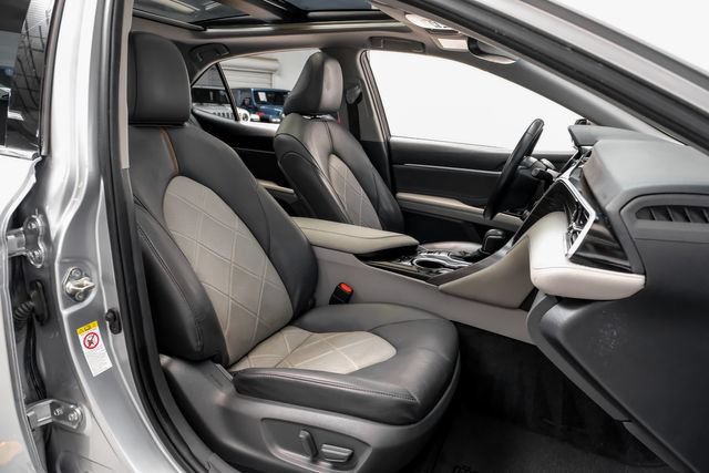 Used 2018 Toyota Camry XLE FWD image 38