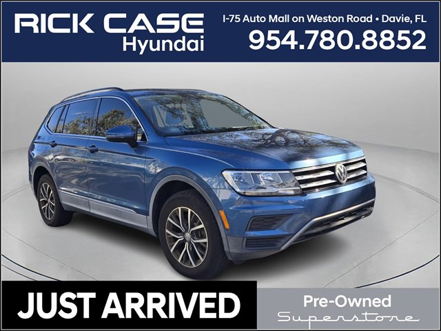 Used 2020 Volkswagen Tiguan SE w/ Panoramic Sunroof Package image 1