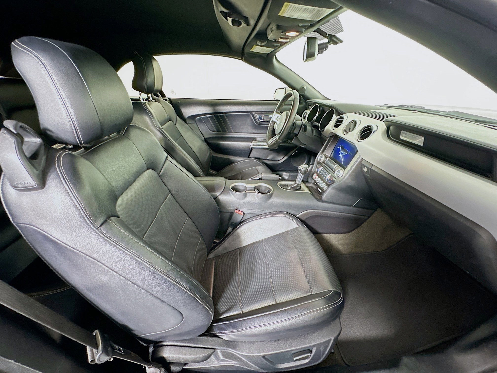 Used 2016 Ford Mustang Premium image 27