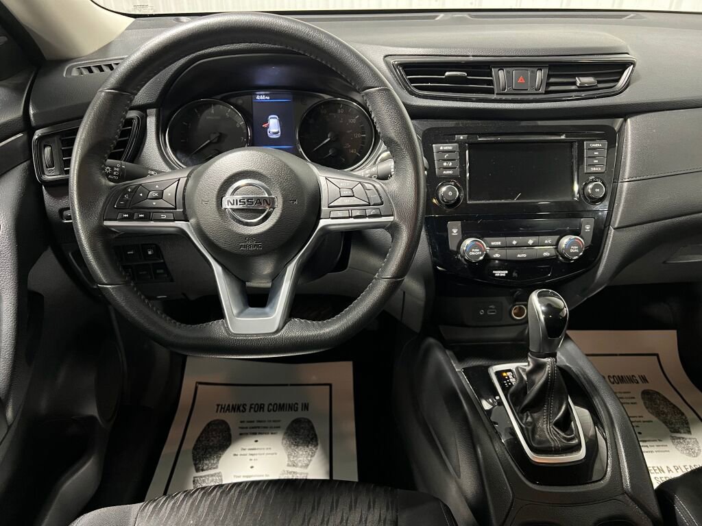 Used 2019 Nissan Rogue SV image 4