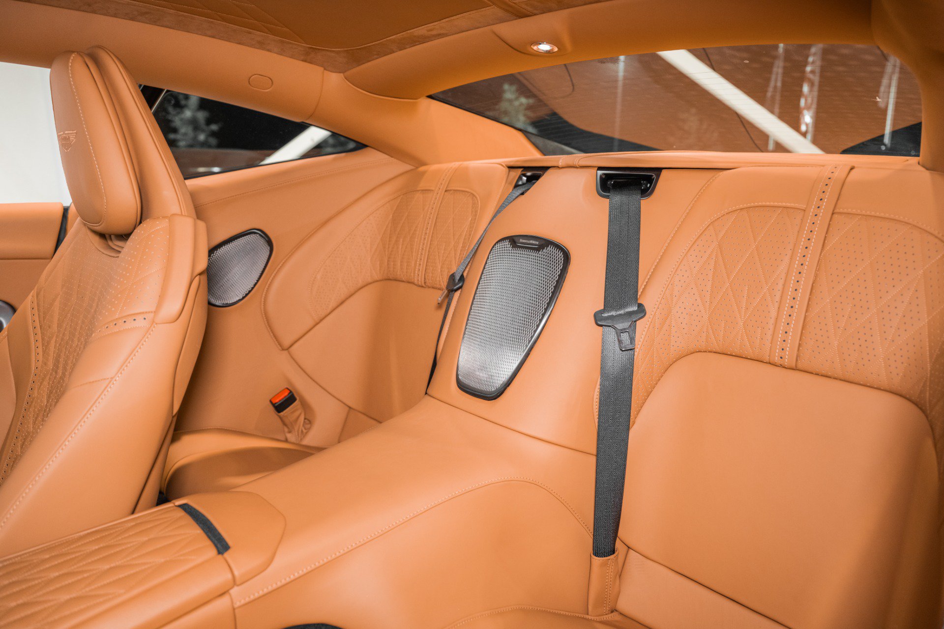 Used 2024 Aston Martin DB12 Coupe RWD image 14
