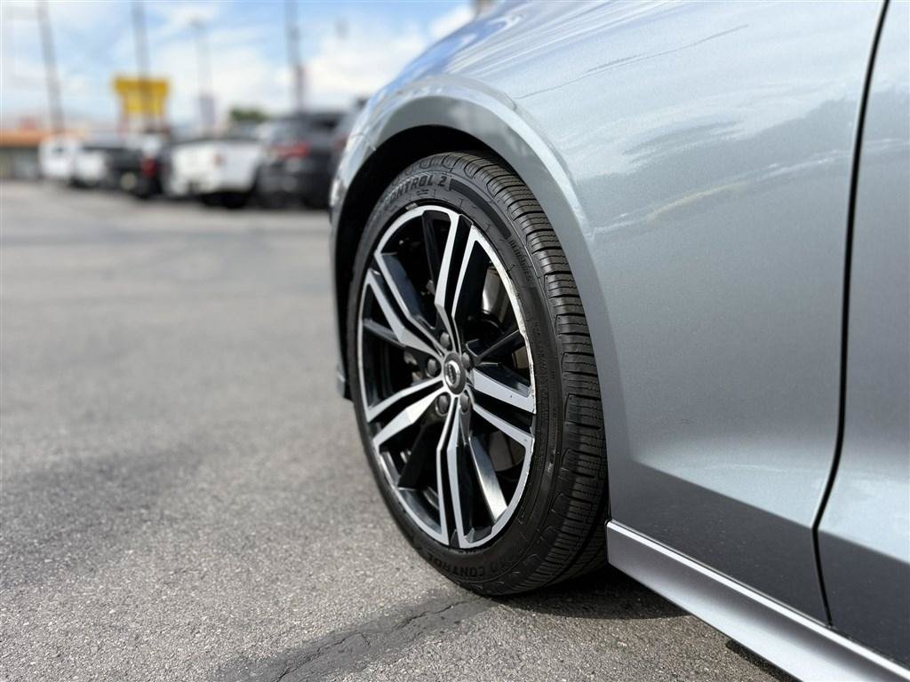 Used 2019 Volvo S60 T5 R-Design FWD image 13