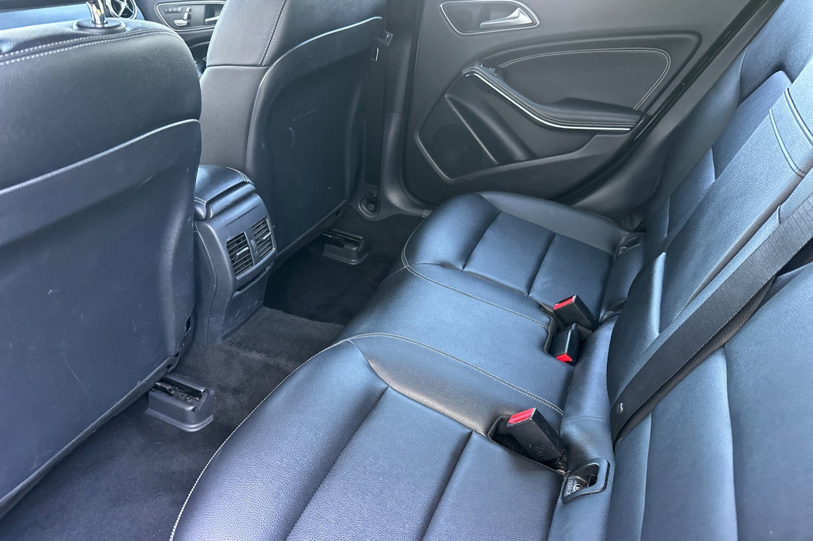 Used 2018 Mercedes-Benz GLA 250 4MATIC image 27