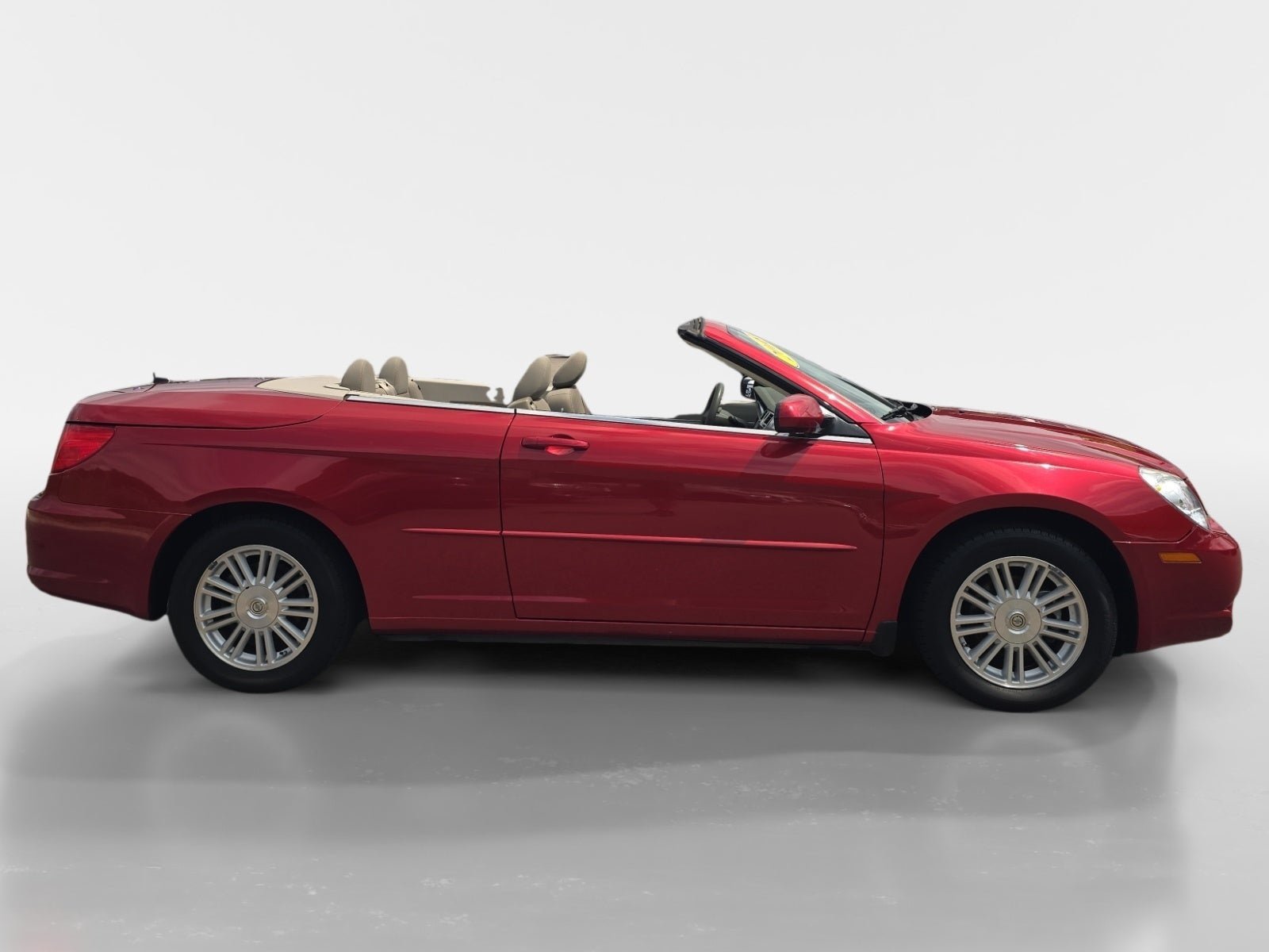 Used 2008 Chrysler Sebring Touring FWD image 2