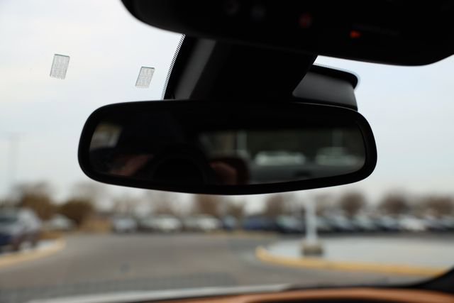 Used 2016 Chevrolet Impala LTZ w/ Enhanced Convenience Package image 37