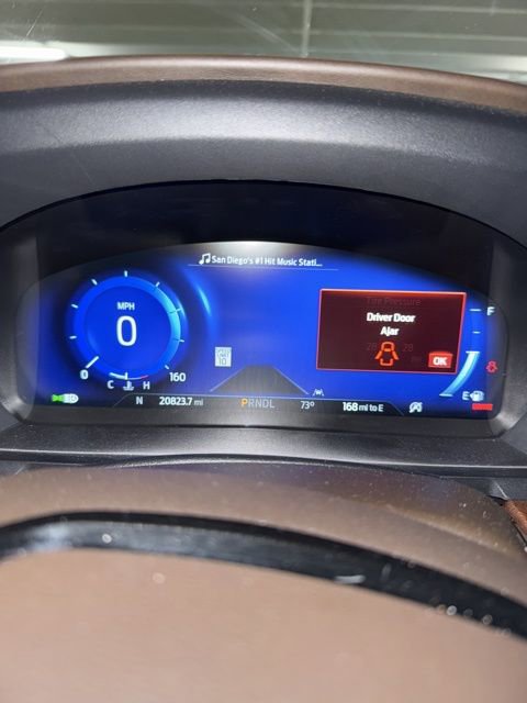 Used 2022 Ford Explorer King Ranch w/ Premium Technology Package image 29