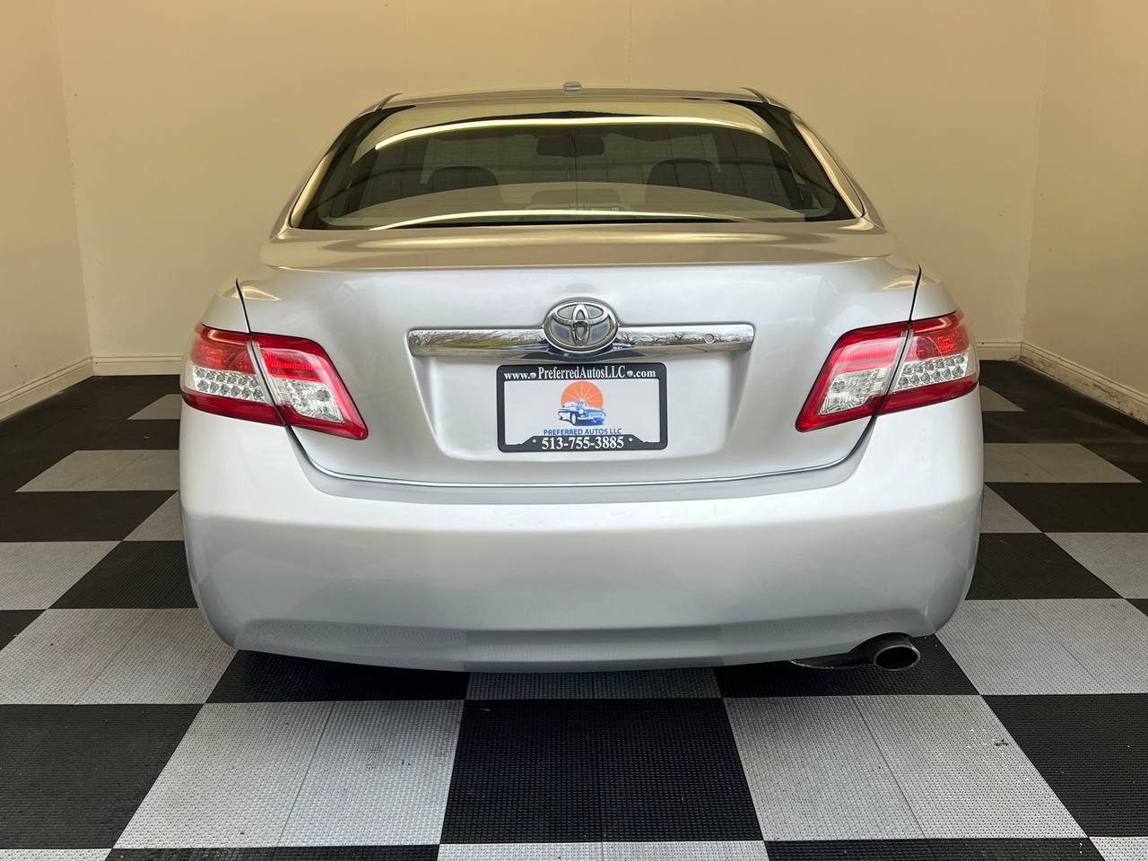 Used 2011 Toyota Camry XLE w/ XLE Extra-Value Pkg #2 image 5