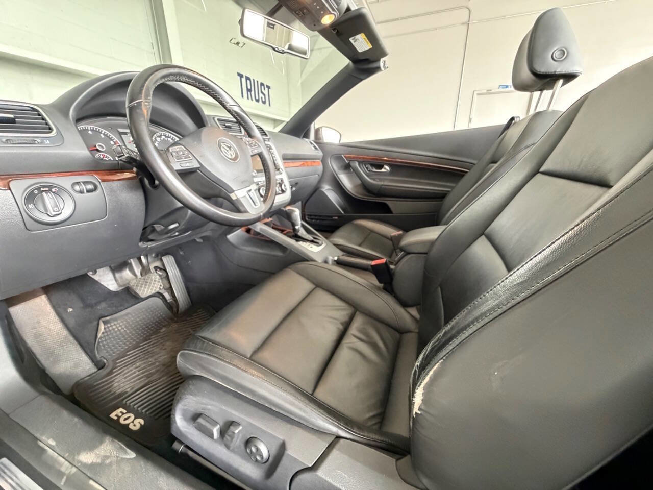 Used 2012 Volkswagen Eos Lux image 14