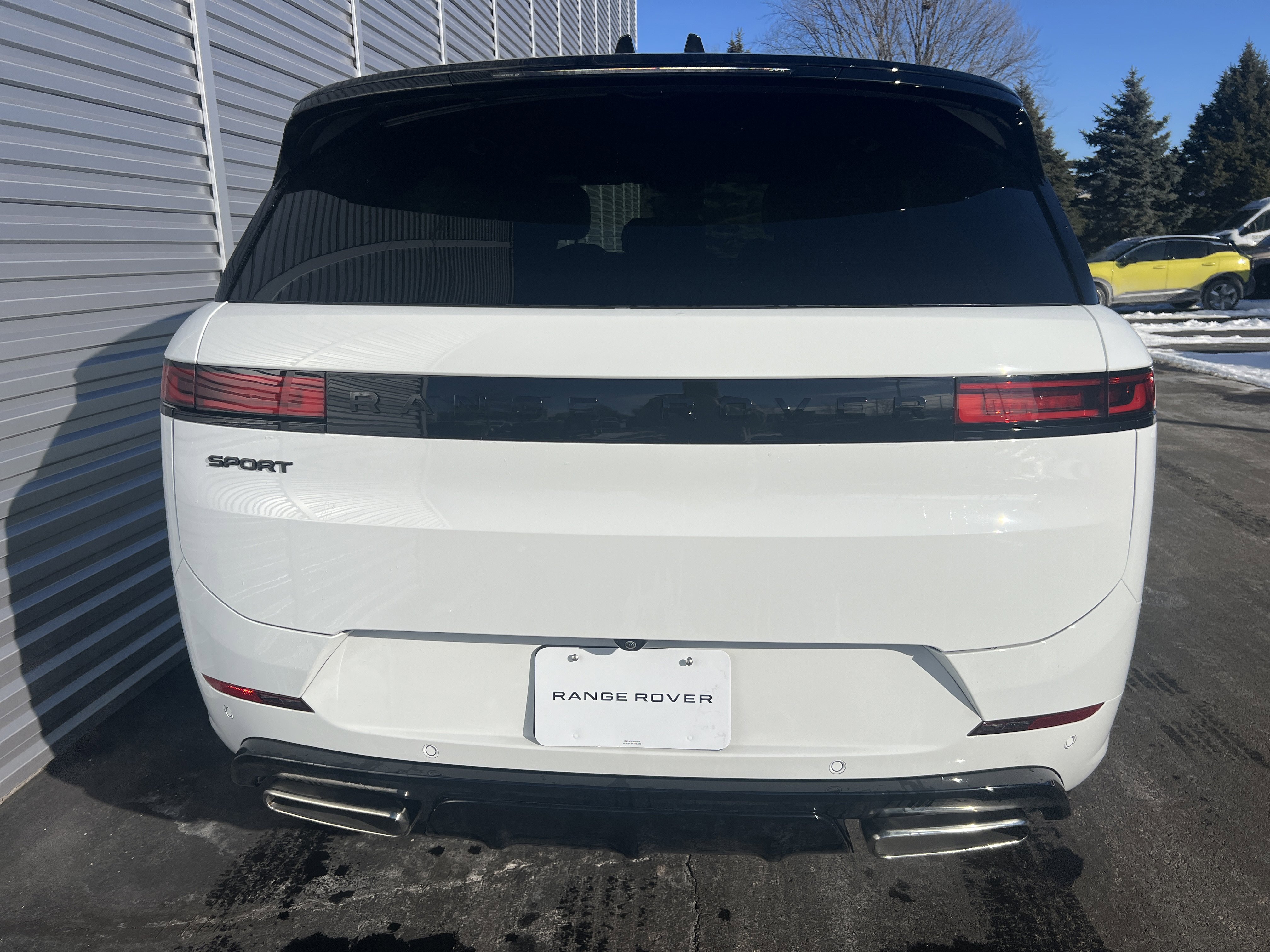 New 2025 Land Rover Range Rover Sport Dynamic SE image 4