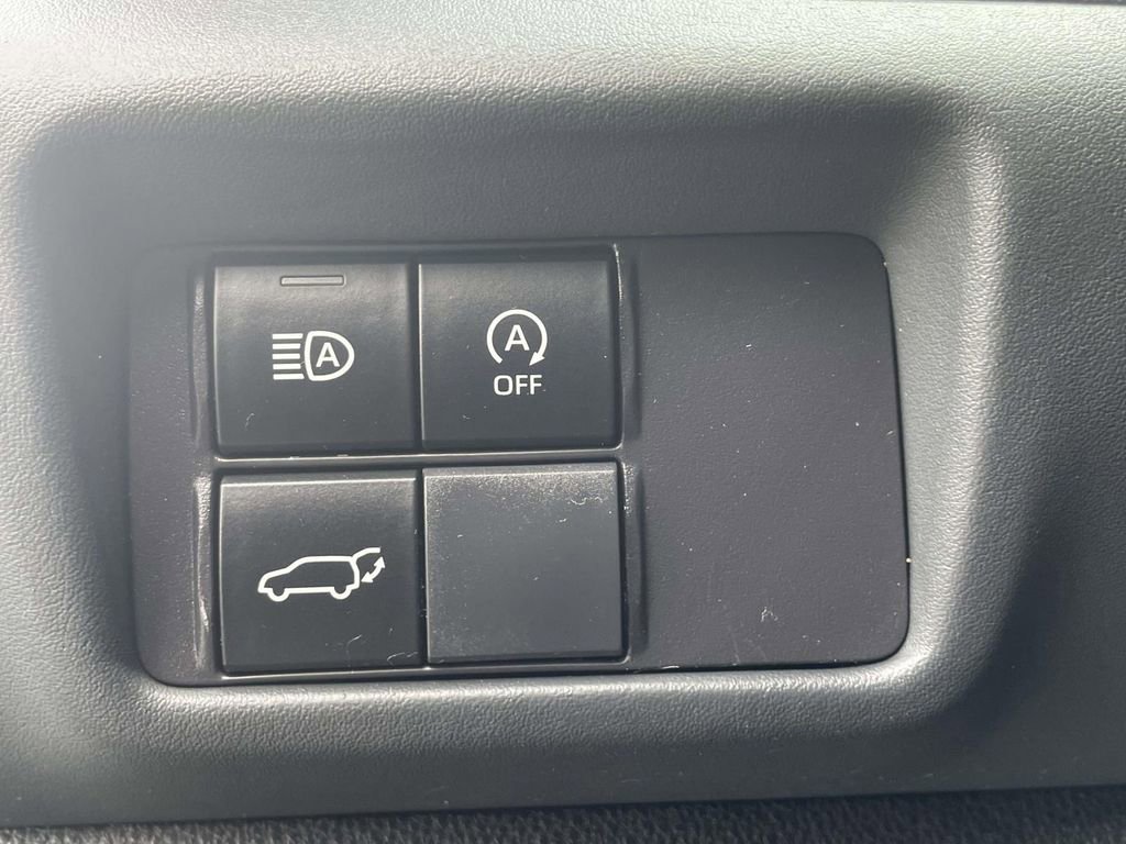 Used 2023 Toyota Highlander XLE image 28