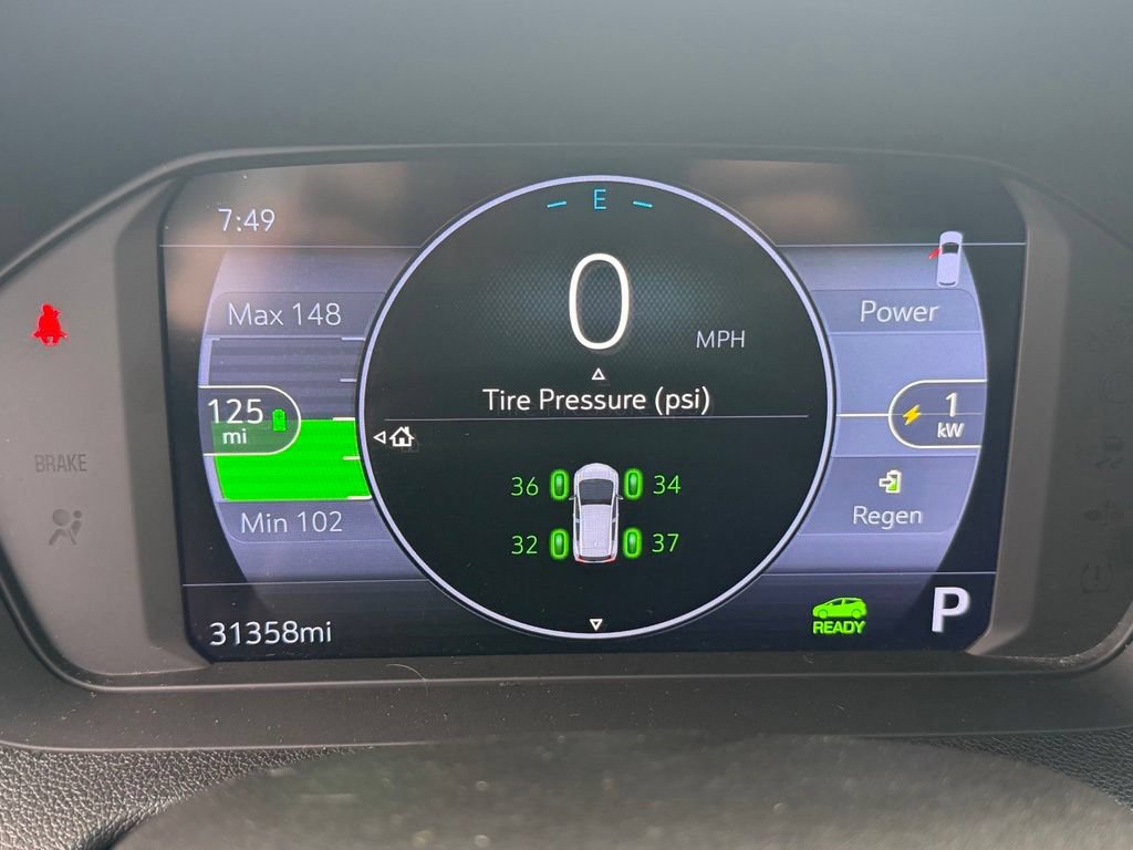 Used 2022 Chevrolet Bolt LT FWD image 28