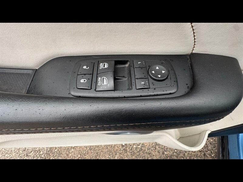 Used 2015 Dodge Challenger R/T Plus RWD image 16