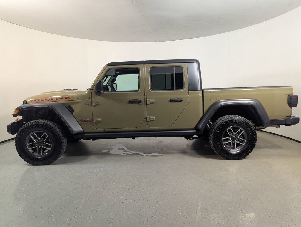 Used 2026 Jeep Gladiator Mojave AWD/4WD image 4