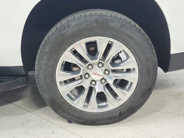 Used 2025 GMC Yukon XL Denali RWD image 14