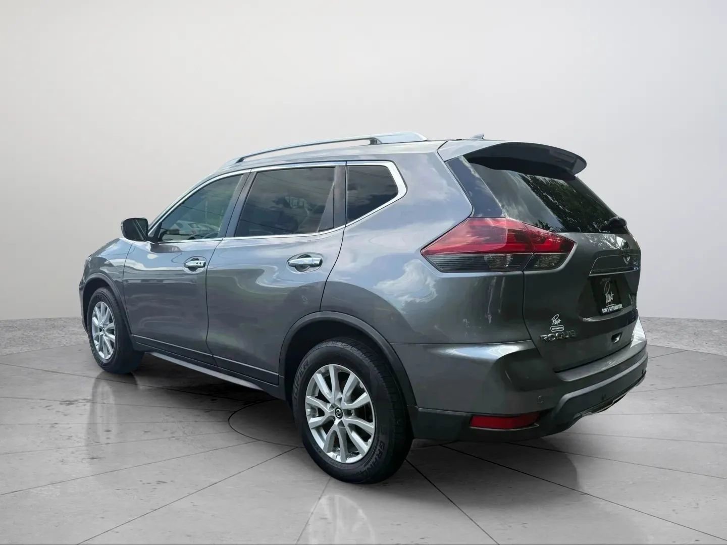 Used 2019 Nissan Rogue SV image 5
