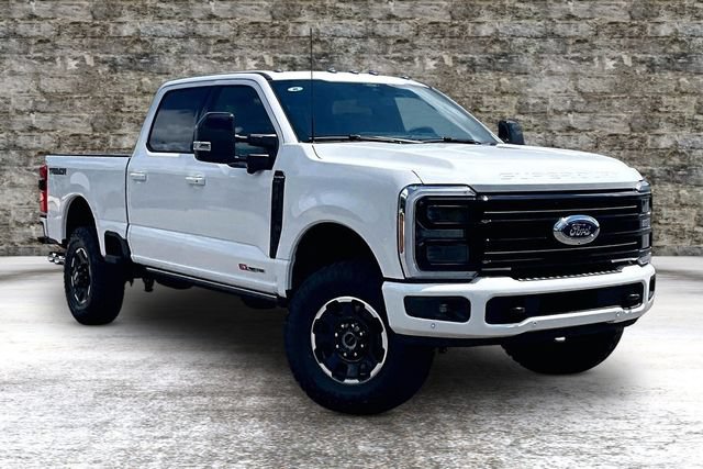 New 2026 Ford F350 Platinum w/ Tremor Off-Road Package