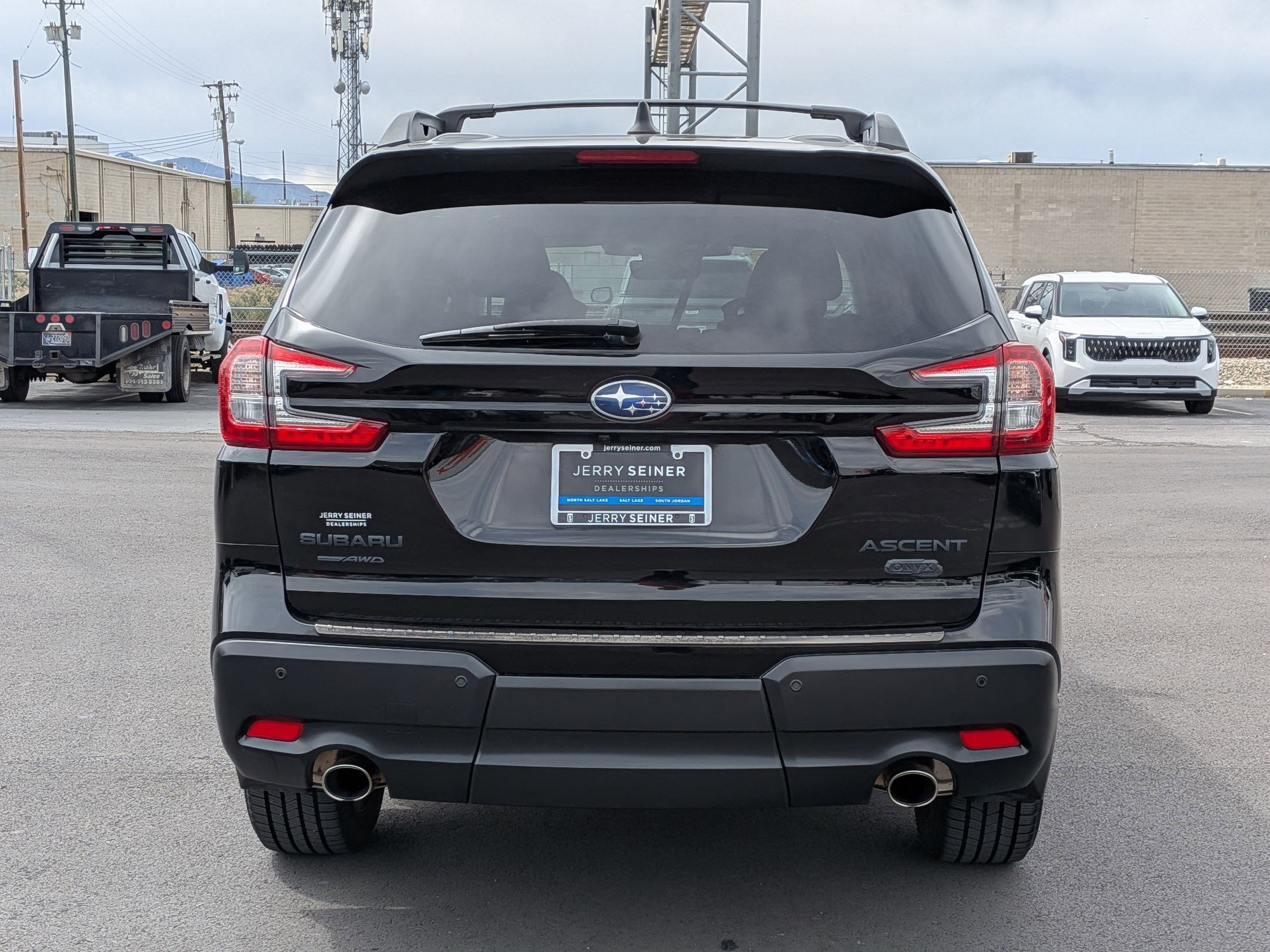 Used 2023 Subaru Ascent Onyx Edition AWD/4WD image 5