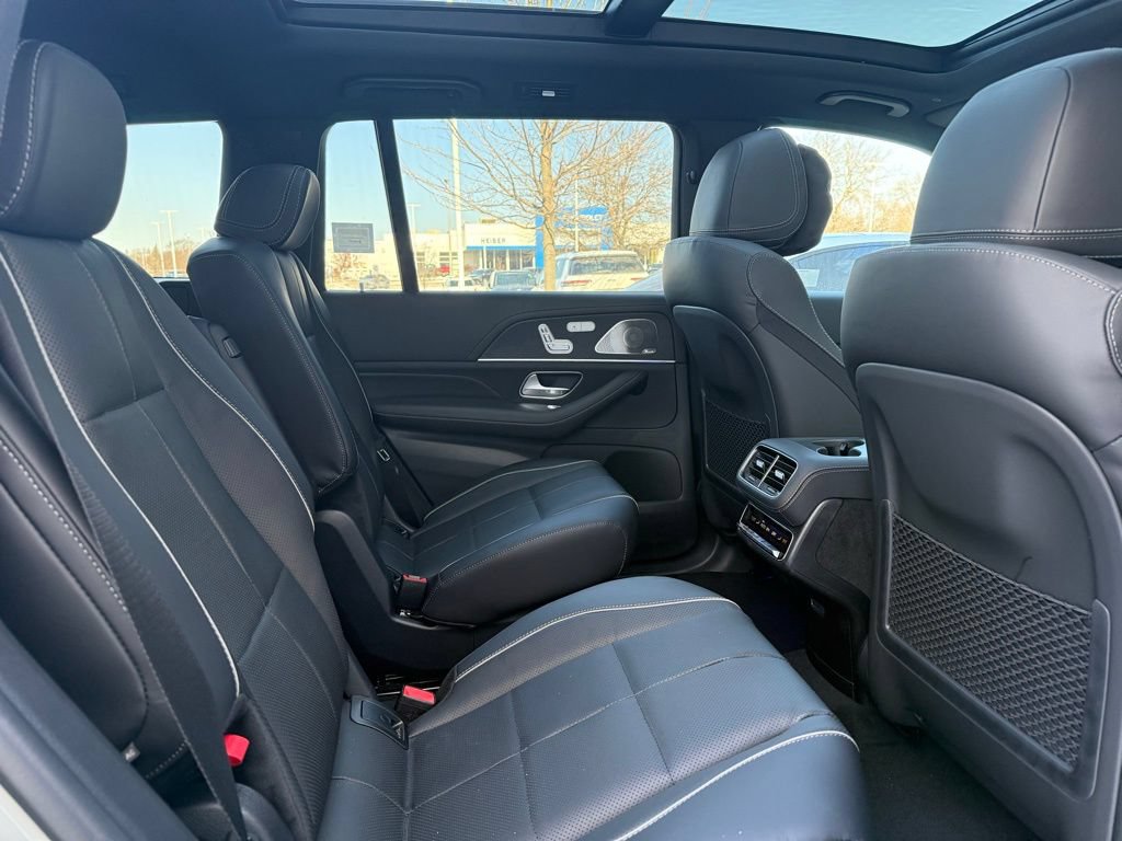 Used 2026 Mercedes-Benz GLS 580 4MATIC image 35