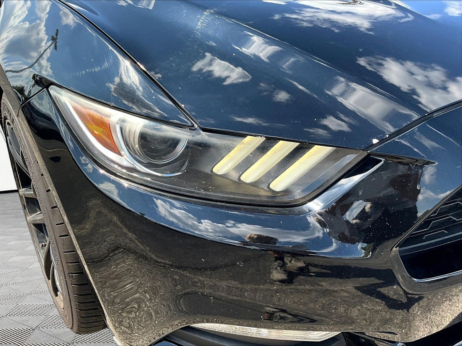 Used 2016 Ford Mustang Coupe RWD image 29